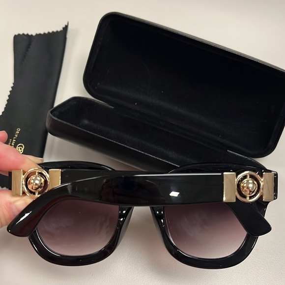 Oriflame ladies square shaped sunglasses, cleaning cloth and case main image 8